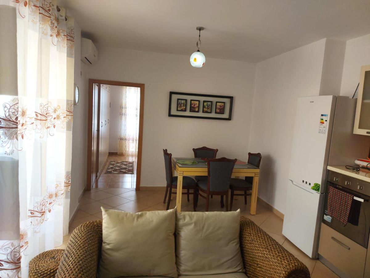 Bral 4 * Durres